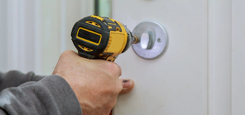 Street Locksmith For Smart Lock Repair in O Fallon, IL